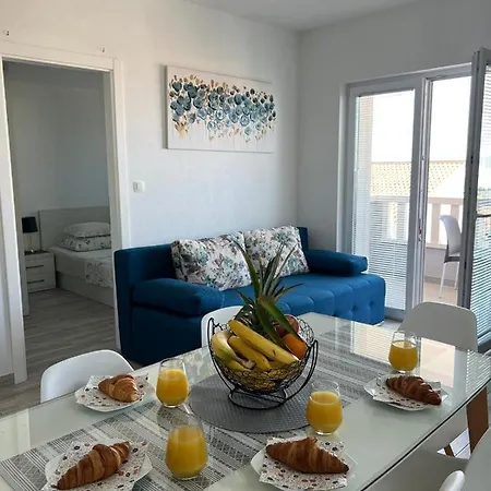 Nova With Pool Apartament