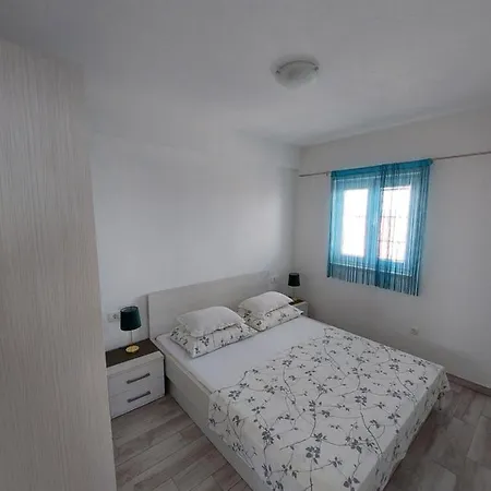 Apartament Nova With Pool