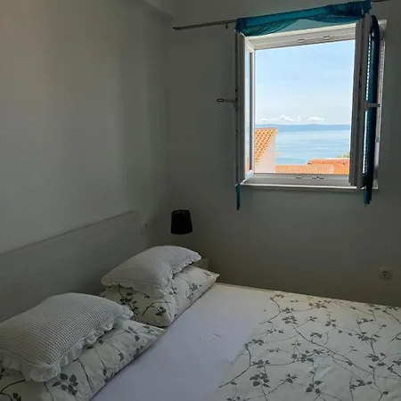 Nova With Pool Apartamento Makarska