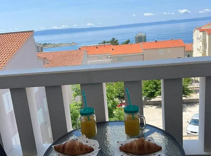 Nova With Pool Apartament