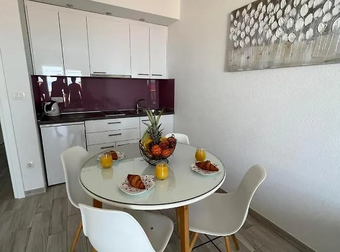 Nova With Pool Apartament