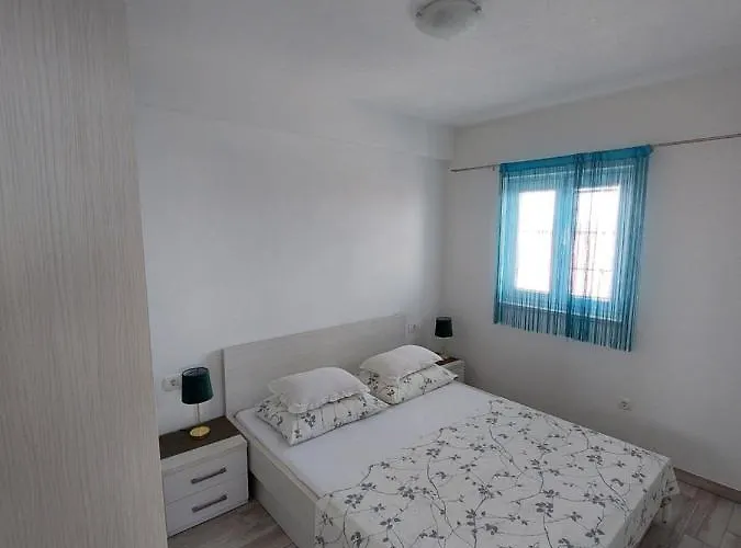 Apartment Nova With Pool