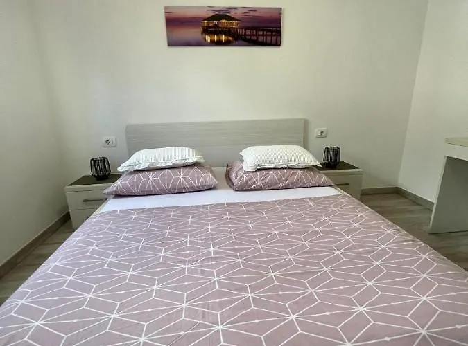 Nova With Pool Apartament Makarska