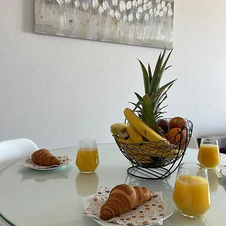 Nova With Pool דירה